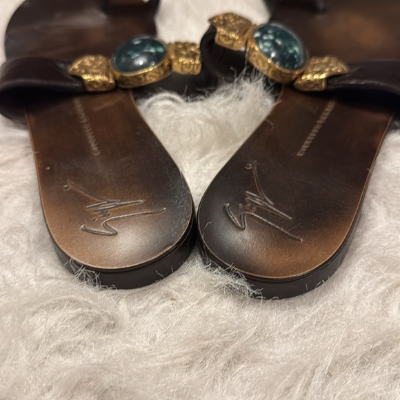 Giuseppe Toe Ring Stone Embellished Luxury Sandals size 38 1/2 EU pre- owned. - Picture 4 of 9